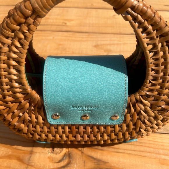 Kate Spade wicker hand bag. - Picture 2 of 4